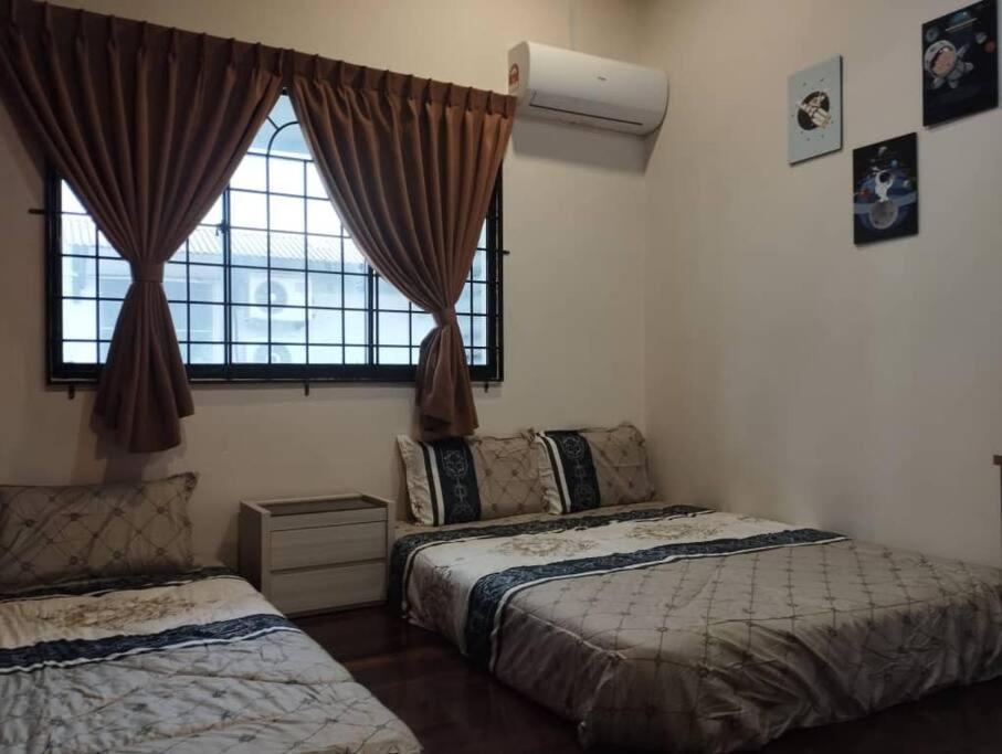 Villamax Klebang Beach Homestay Melaka 25 Pax 6R4B Exterior photo